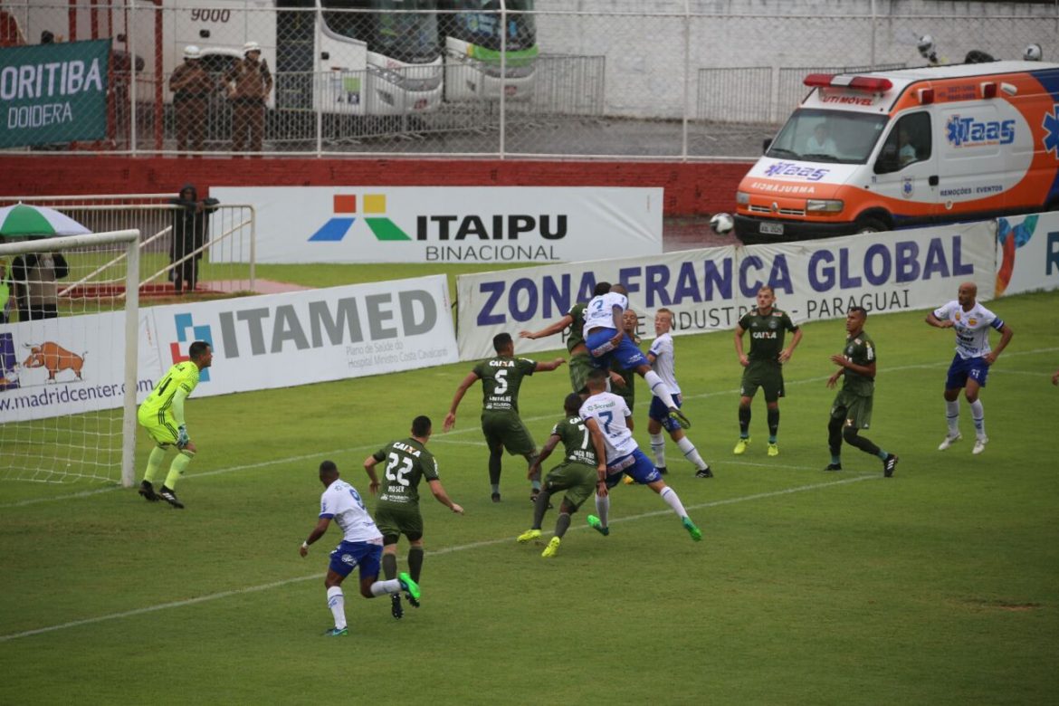 Nos pênaltis, Foz perde chance de ser finalista