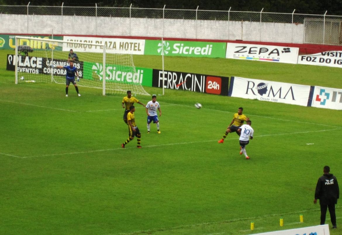 Foz inicia segundo turno com vitória