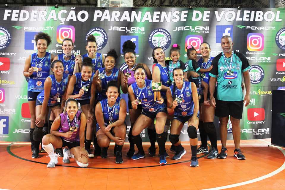 Foz do Iguaçu Voleibol feminino vence e elimina Curitiba no tie-break –  Rádio Cultura Foz – AM 820