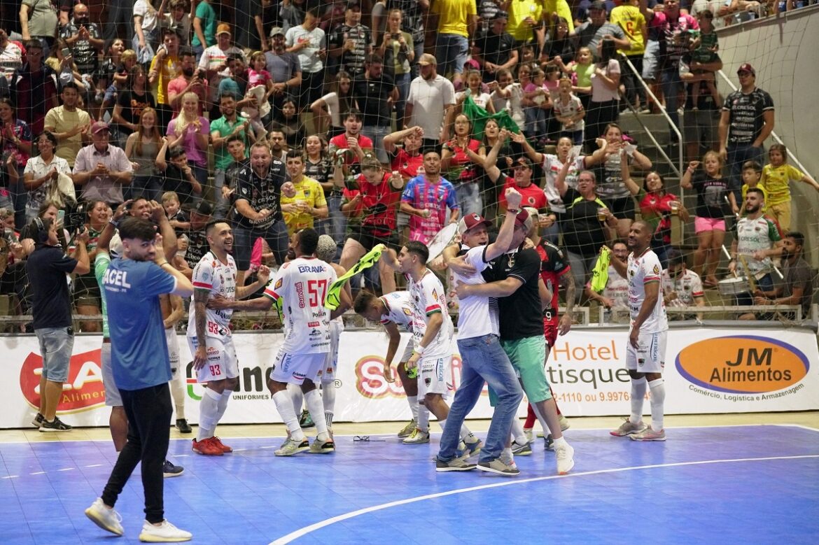 ACEL/Chopinzinho é campeã paranaense de futsal