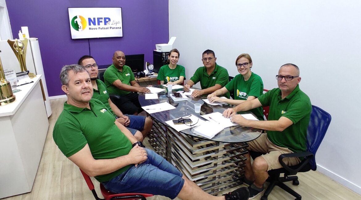 Novo Futsal Paraná debate temporada 2023 em encontro realizado em Foz