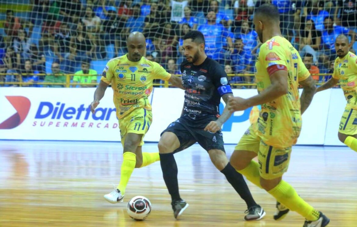 Foz Cataratas supera o São Miguel no Costa Cavalcanti