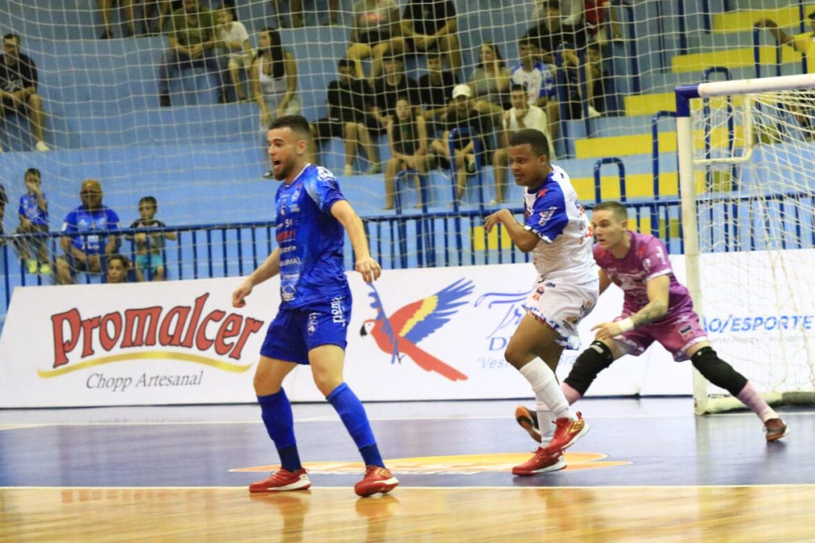 Foz Cataratas vence na estreia do Paranaense 2024