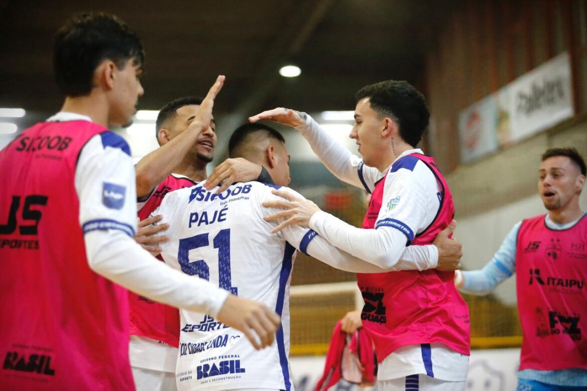 Foz Cataratas e Campo Mourão empatam em jogo de oito gols