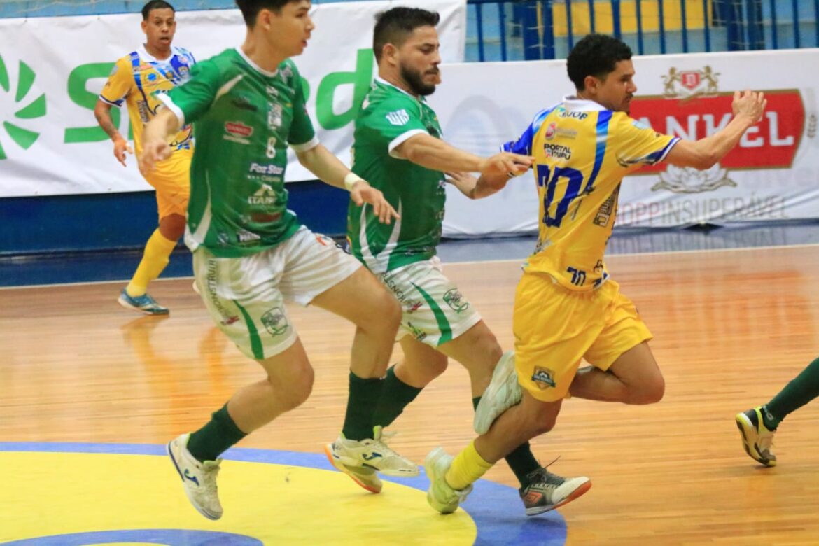 Foz Futsal leva a melhor no clássico contra o São Miguel