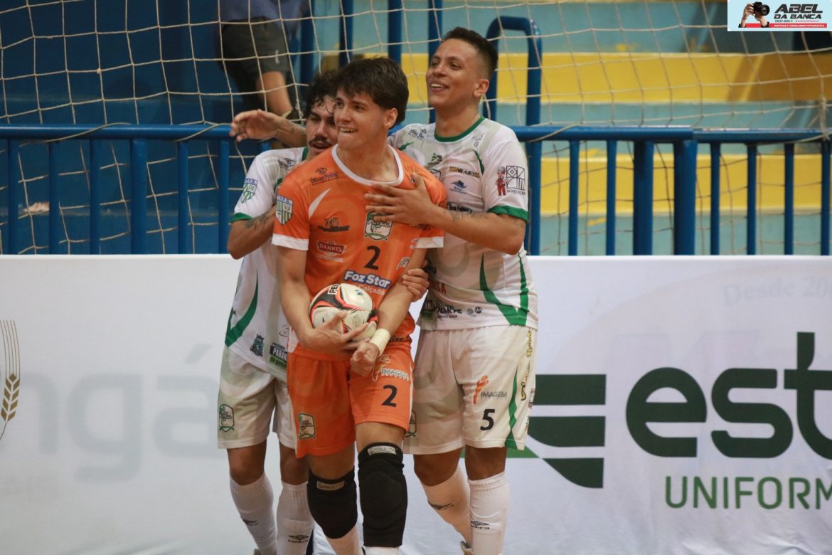Foz Futsal vence e segue na briga pela classificação