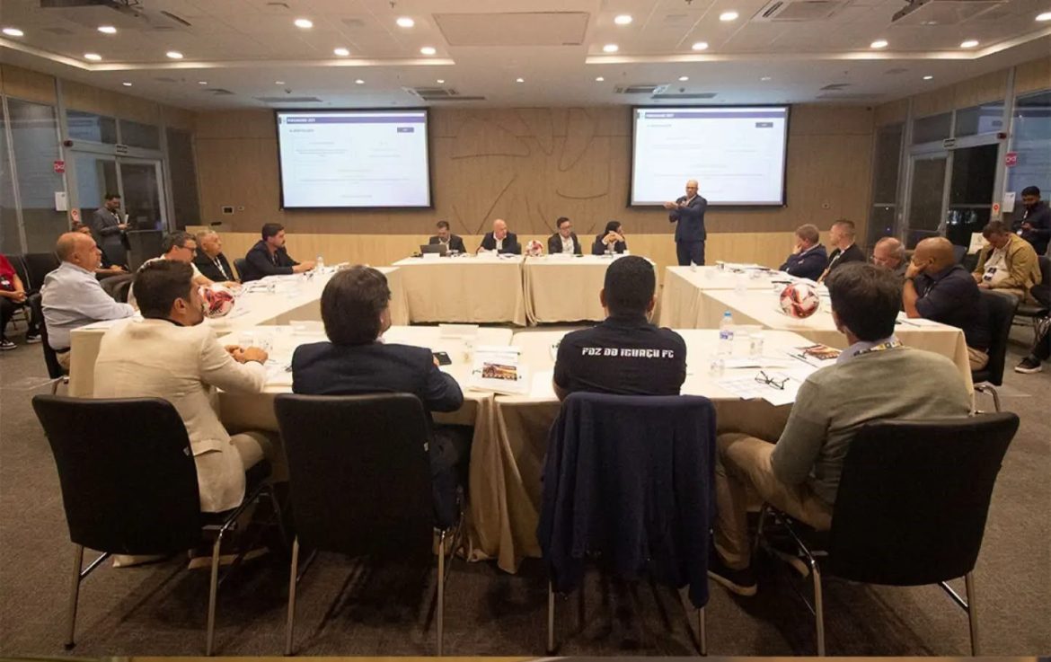 FPF realiza arbitral do Campeonato Paranaense 2027
